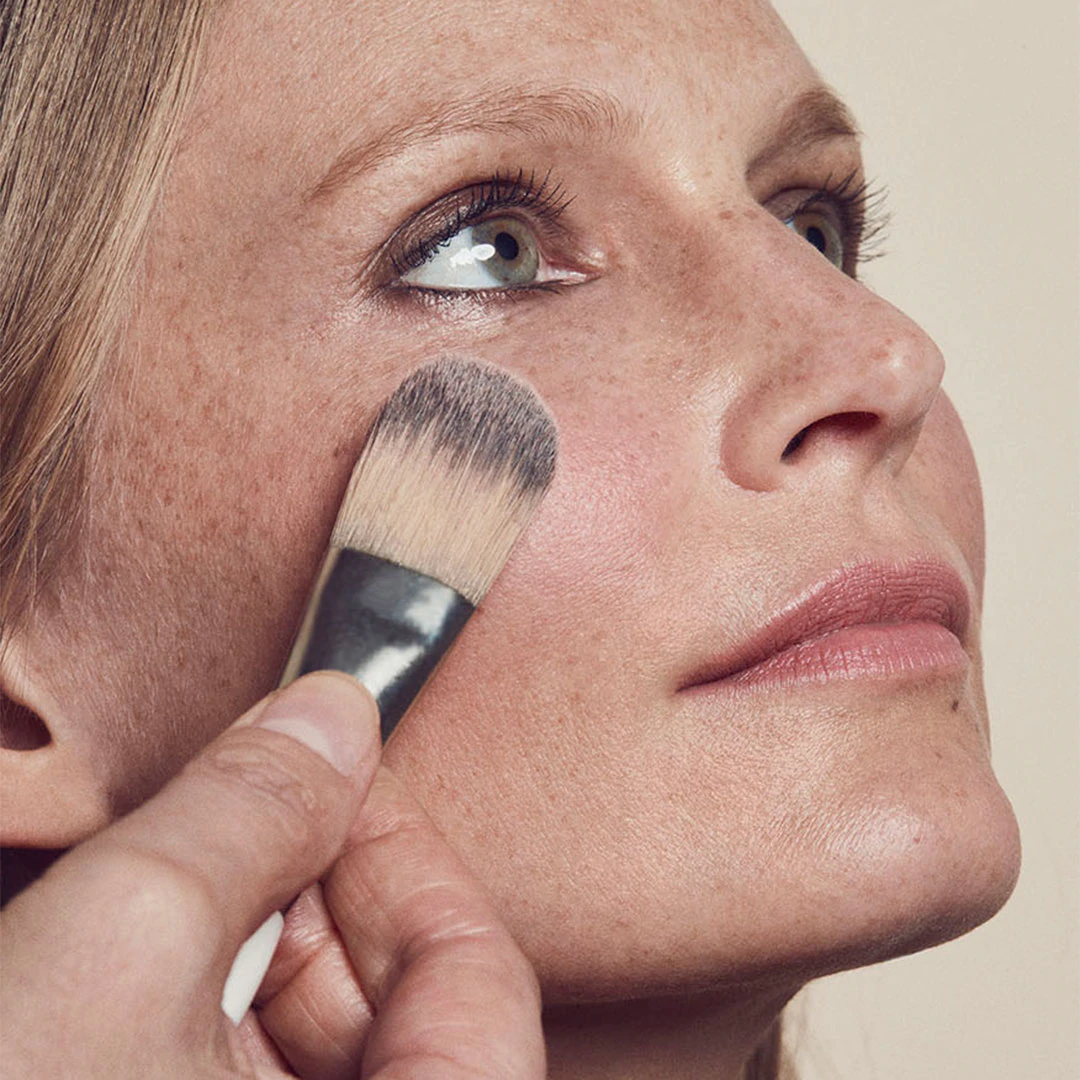 Brush-Blush-Foundation-Model-Shopify